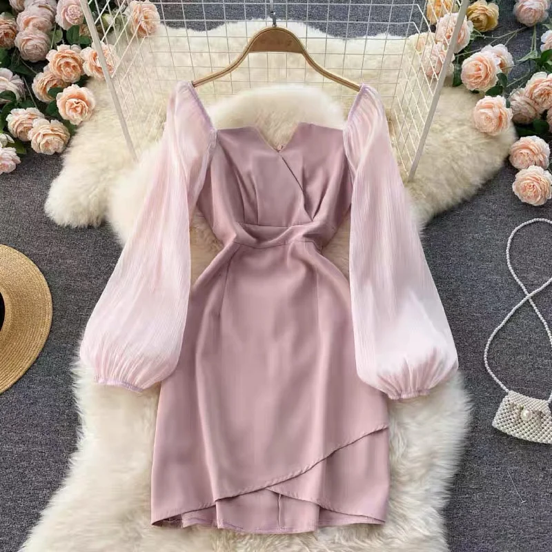 Mini dresses with puff sleeves for a vintage look Lucas Statement Dress
