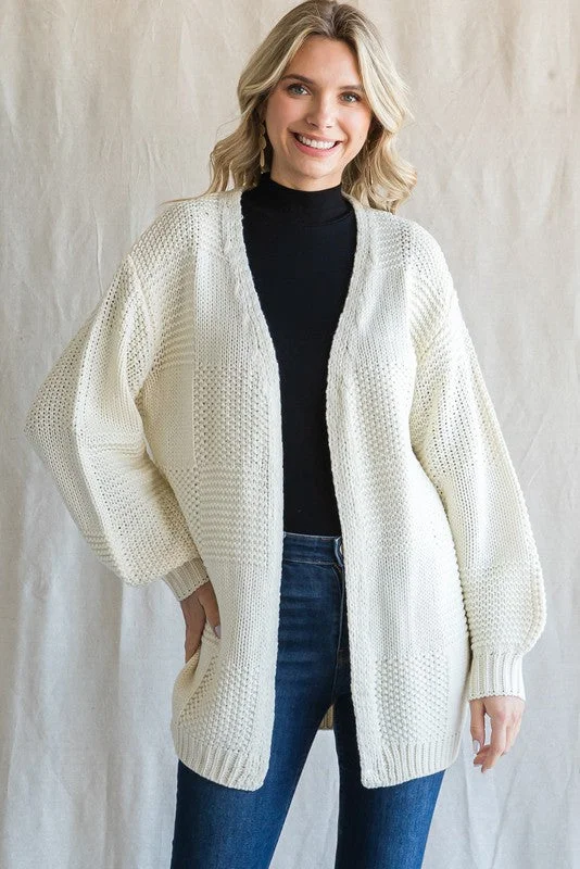 oversized women cardigan for a trendy and cozy lookCream Chunky Knit Oversized Cardigan