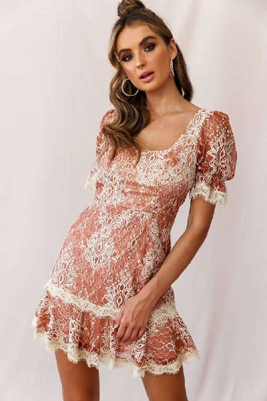 Strapless Women Dress with a Built - in Bra for Comfort and SupportAndrea Puff Sleeve Lace Dress Rose/Beige