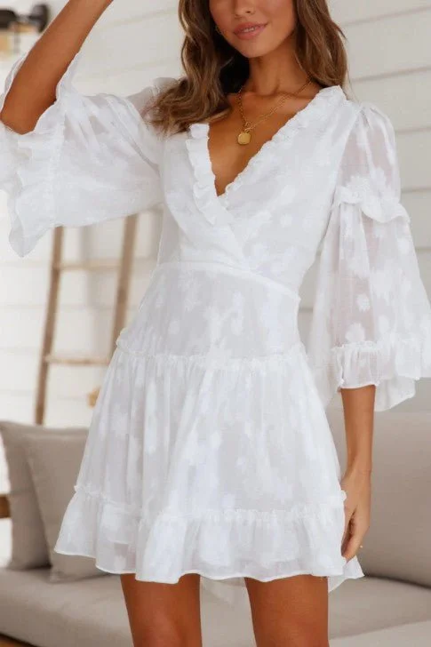 Sleeveless Women Dress in Bright Colors for Summer PartiesWhite Ruffle Mini Dress