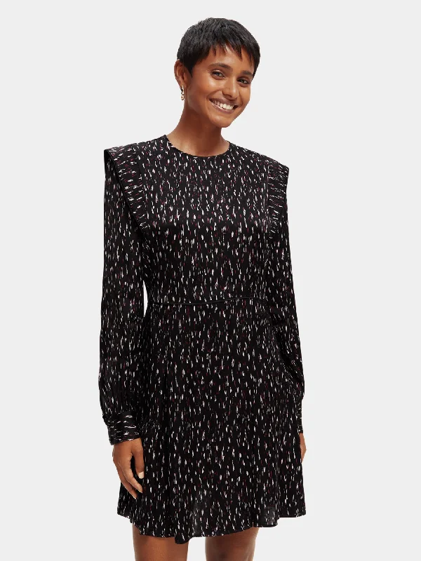 Long - Sleeve Women Dress in Velvet for a Luxurious Winter LookLong sleeved structured printed mini dress
