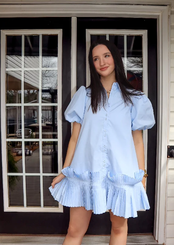 Mini Women Dress with a Short Hem for a Young and Trendy StylePleated Hem Shirt Dress in Blue