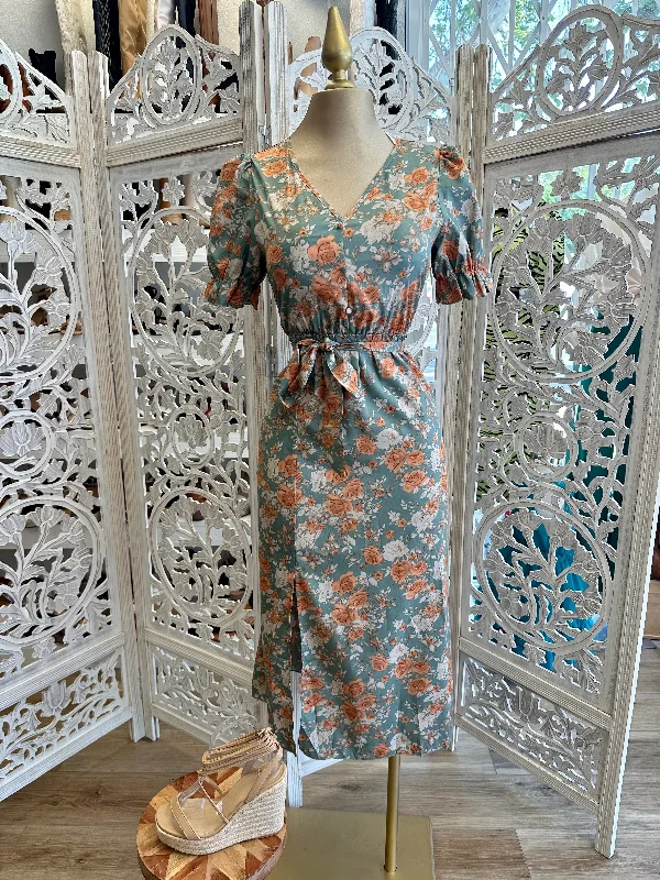 Sheath Women Dress with a Tailored Fit for a Professional LookSleeve Midi Floral Dress