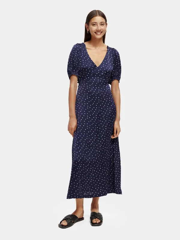 Plus Size Women Dress with a Flattering A - Line Cut for Comfort and StyleV-neck open back maxi dress