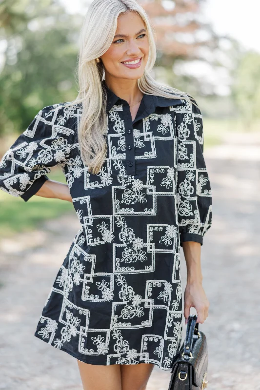 Mermaid - Style Women Dress with a Fitted Silhouette for Special Occasions Mermaid - Style Women Dress with a Fitted Silhouette for Special Occasions Find You Well Black Embroidered Dress