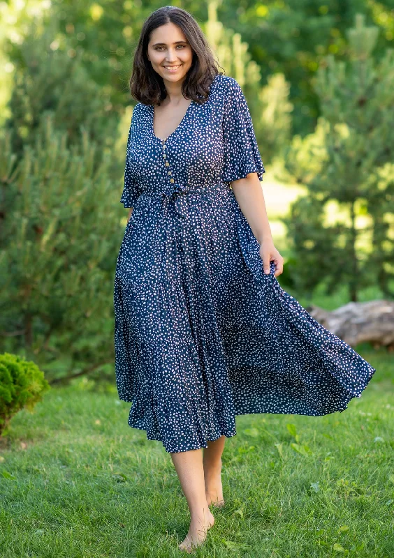 Sheath Women Dress with a Tailored Fit for a Professional Look Sheath Women Dress with a Tailored Fit for a Professional Look Polka Blue Midi Plus Dress