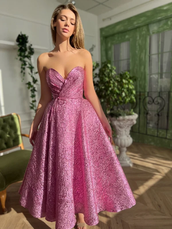 Midi dresses with cold - shoulder cutouts for a trendy styleDaydream Candy Roses Midi Dress