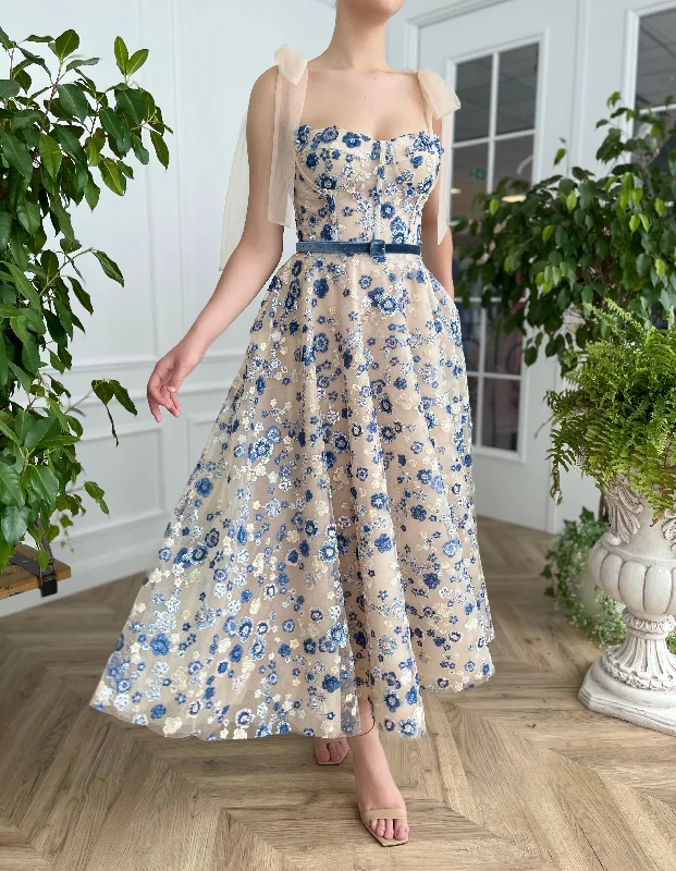 Midi dresses with side slits for a sexy and elegant appearanceLarkspur Fields Dress