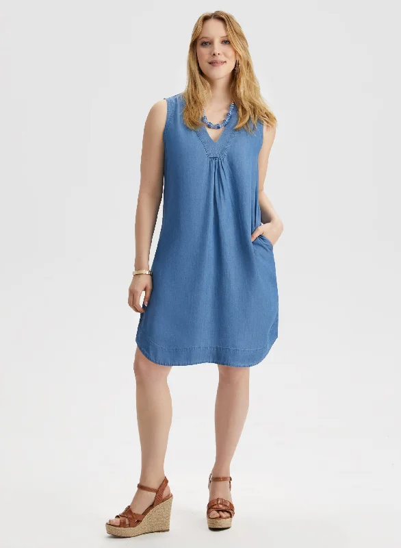 Midi dresses with animal prints for a bold and confident appearanceSleeveless V-Neck Dress