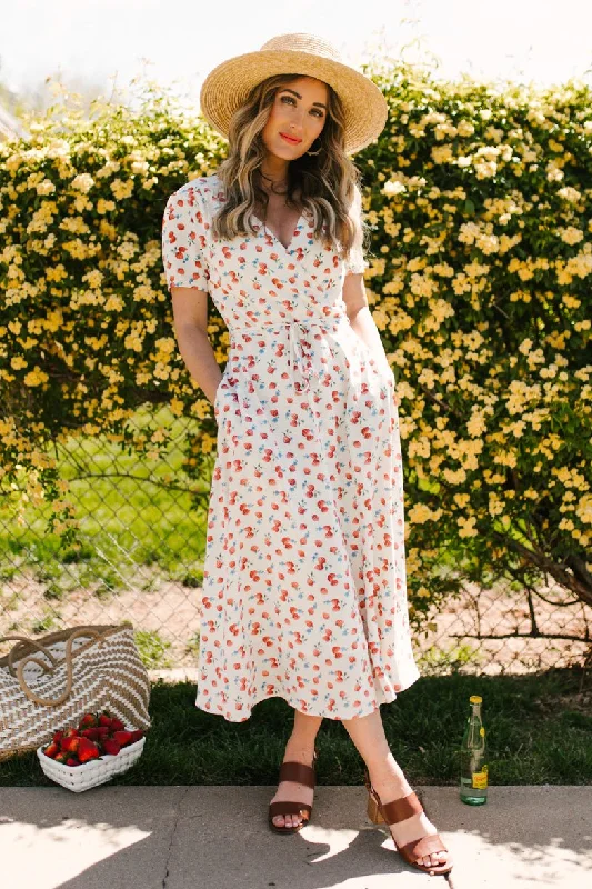 Maxi dresses with bow accents at the waist for a sweet appearanceLucy Dress in Strawberry Fields