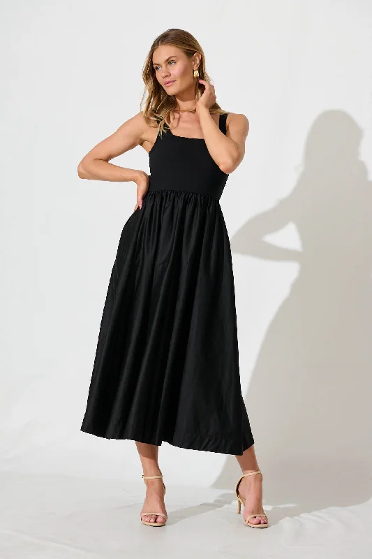 Maxi dresses with a ruched bodice for a more form - fitting and feminine shapeMomentum Maxi Dress In Black Cotton Sateen