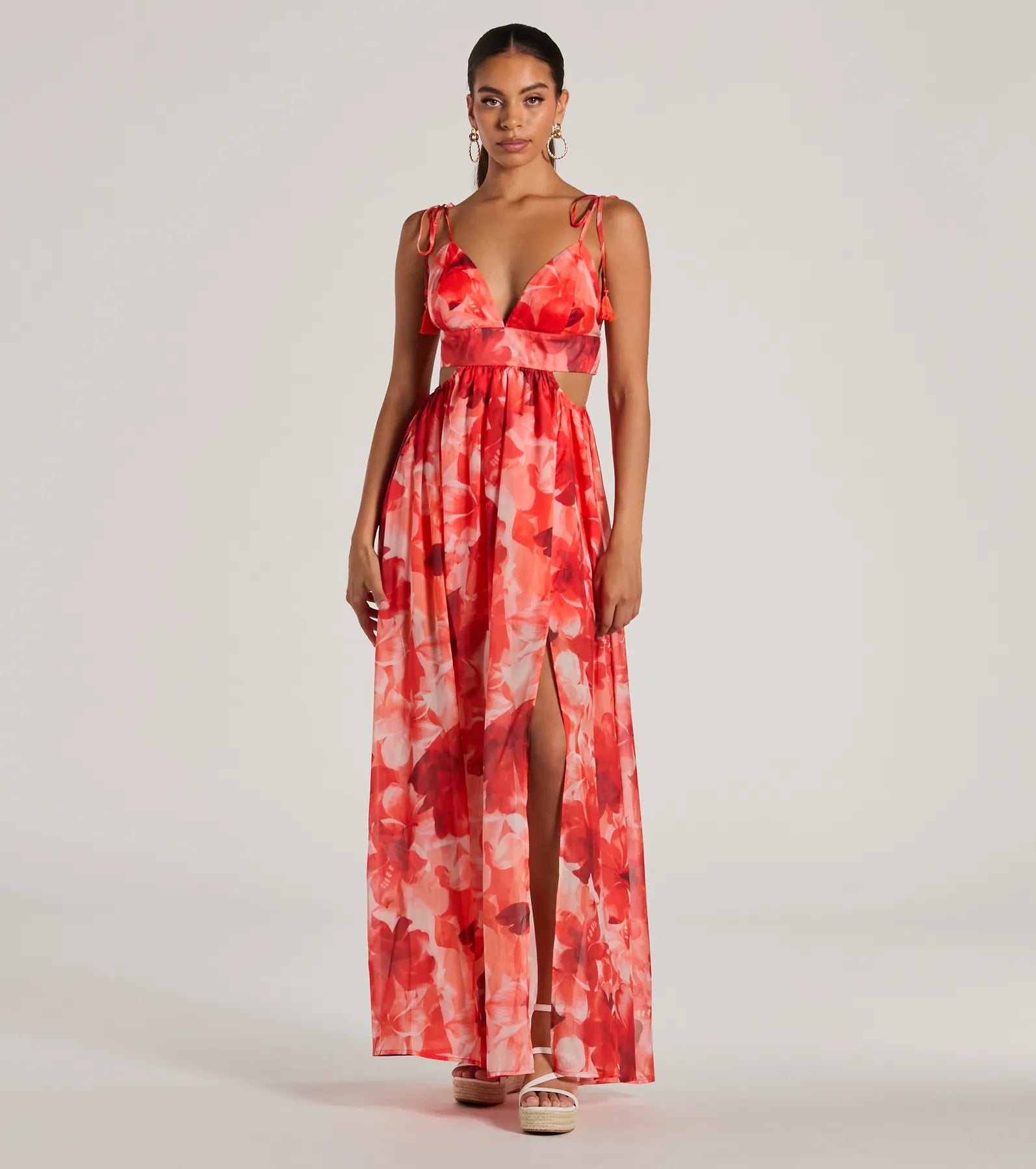 Maxi dresses with mesh panels for a sexy and trendy appearanceVacay Attitude V-Neck Floral Tropical Maxi Dress