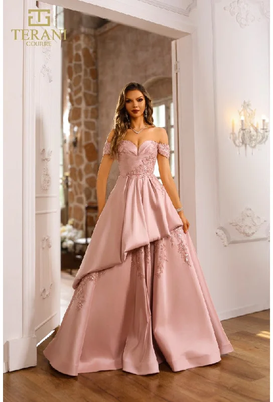 Denim maxi dresses with frayed hems for a casual look Denim maxi dresses with frayed hems for a casual look Terani Couture 251M4062 Long Ball Gown Formal Prom Dress