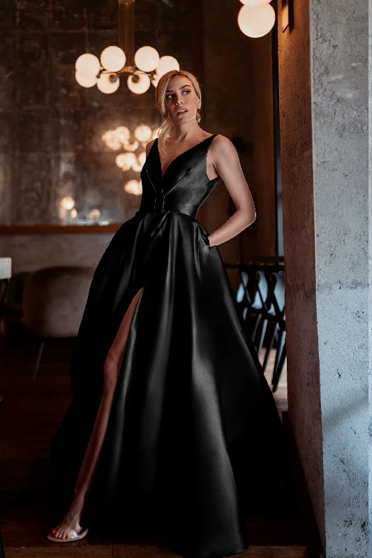 Maxi dresses with a halter neck for a stylish and sophisticated choice Maxi dresses with a halter neck for a stylish and sophisticated choice Tina Holly BB209 Long Ball Gown A Line Formal Prom Dress