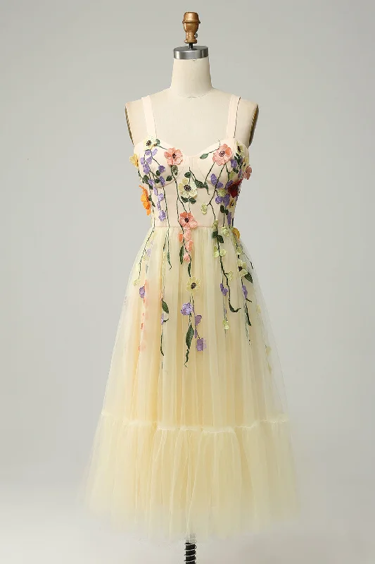 Plaid cocktail dresses with a flared skirt for a classic feelA Line Spaghetti Straps Champagne Tea Length Prom Dress with Appliques