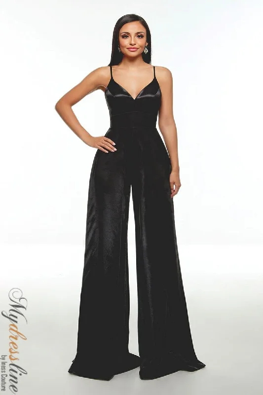 Long - sleeved formal dresses in velvet for a winter formal eventAlyce 1702