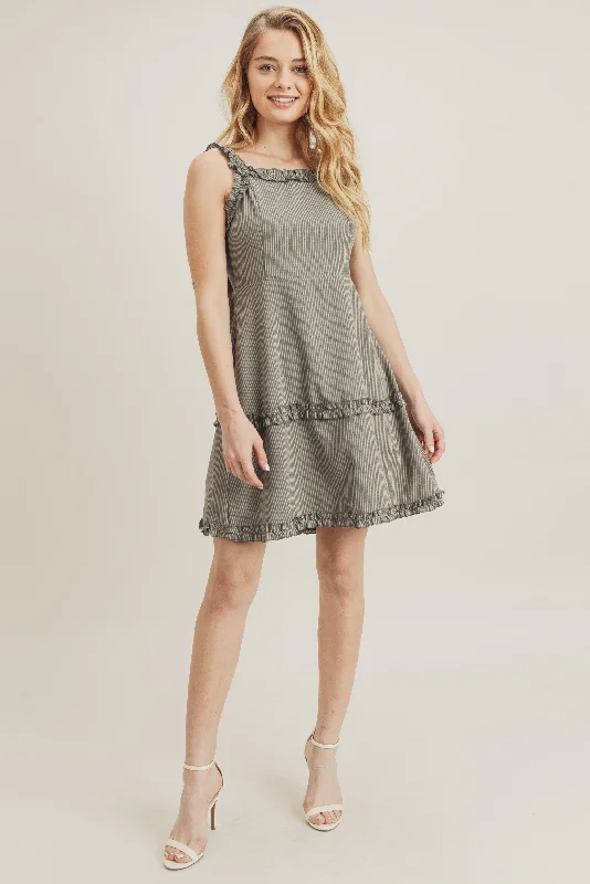 Satin cocktail dresses with a high - low hem for a modern touchShort Sleeveless Frilled Dress