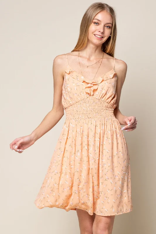 Sleeveless cocktail dresses in a silk - blend fabric for a luxurious feelShort Spaghetti Strap Ruffle dress