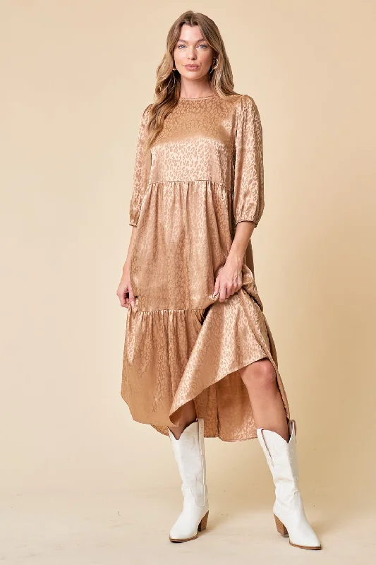 Mini cocktail dresses with a tiered ruffled skirt and a scoop neckSemi Formal 3/4 Sleeve Tiered Midi Dress