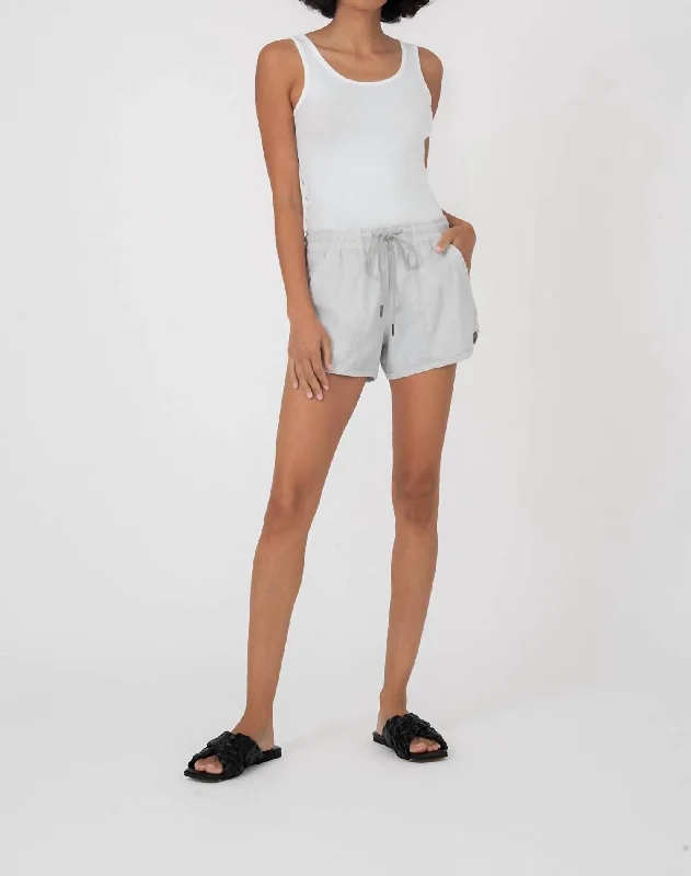 Belted Women Shorts to Enhance the WaistlineAmos Running Short In Caring