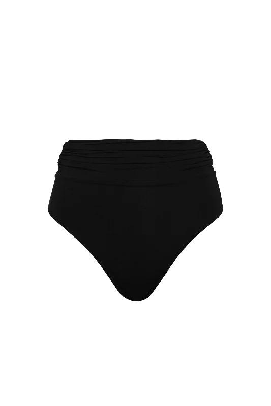 Convertible bikini that can be worn in multiple styles for versatilityLeo Black Bottom