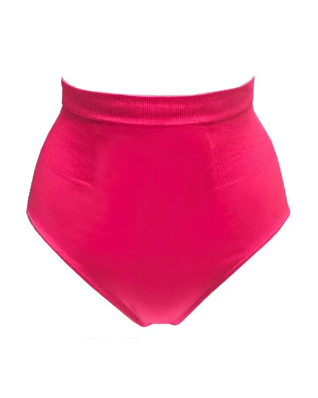 String bikini for a minimalistic and sexy beach styleRADIANT Bikini Bottoms | Cerise