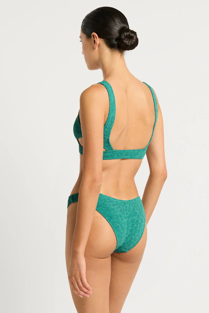 Push - up bikini top to enhance the bust for a confident beach appearanceSign Brief Teal Lurex